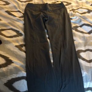 Athleta yoga pants with pockets